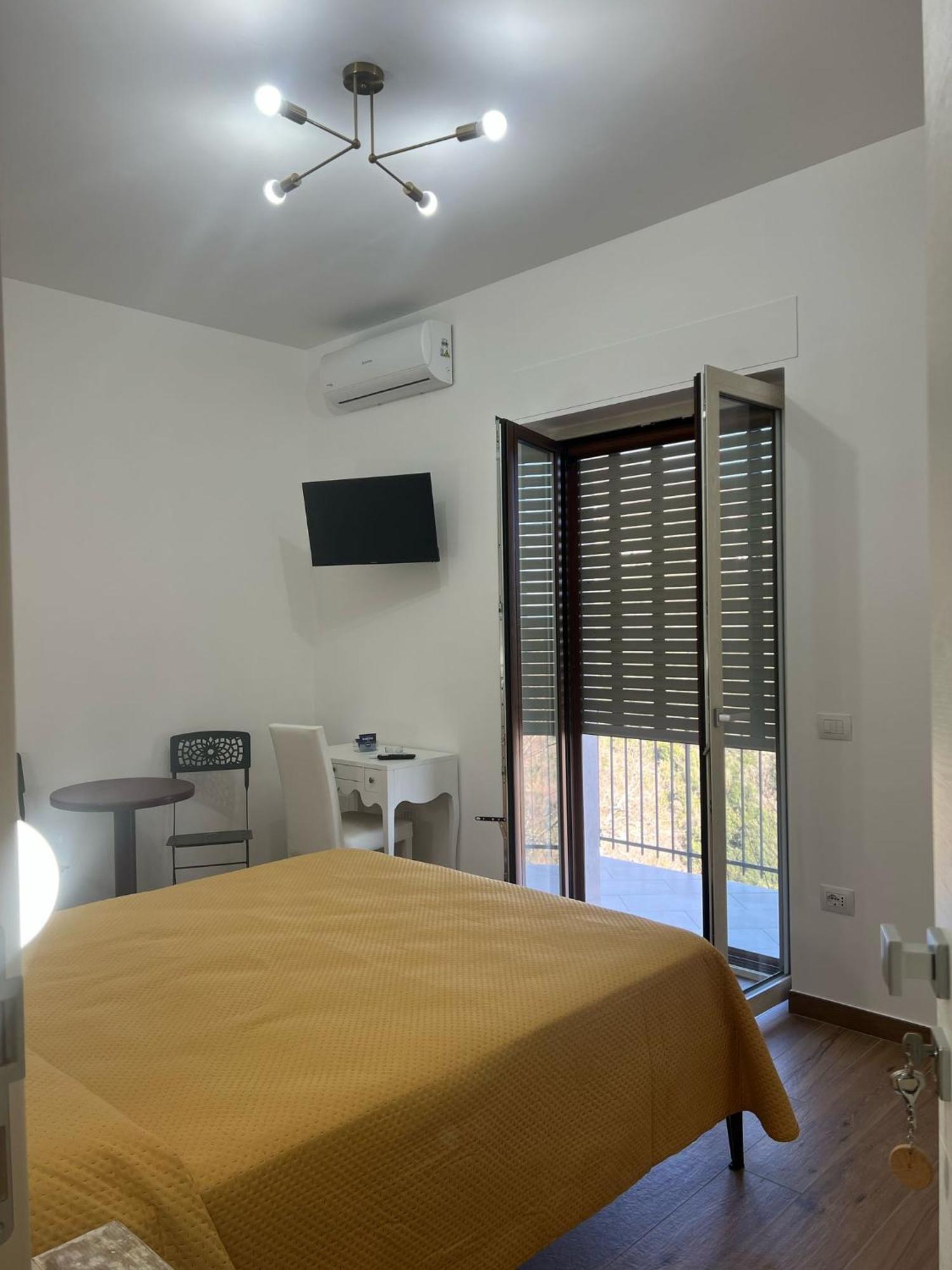 Dente Di Leone Hotel San Mauro Cilento Ngoại thất bức ảnh