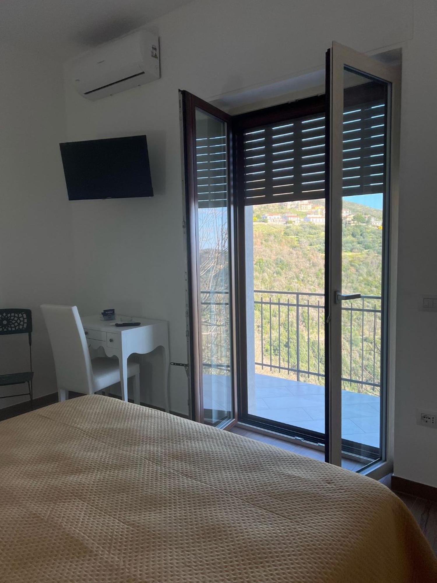 Dente Di Leone Hotel San Mauro Cilento Ngoại thất bức ảnh